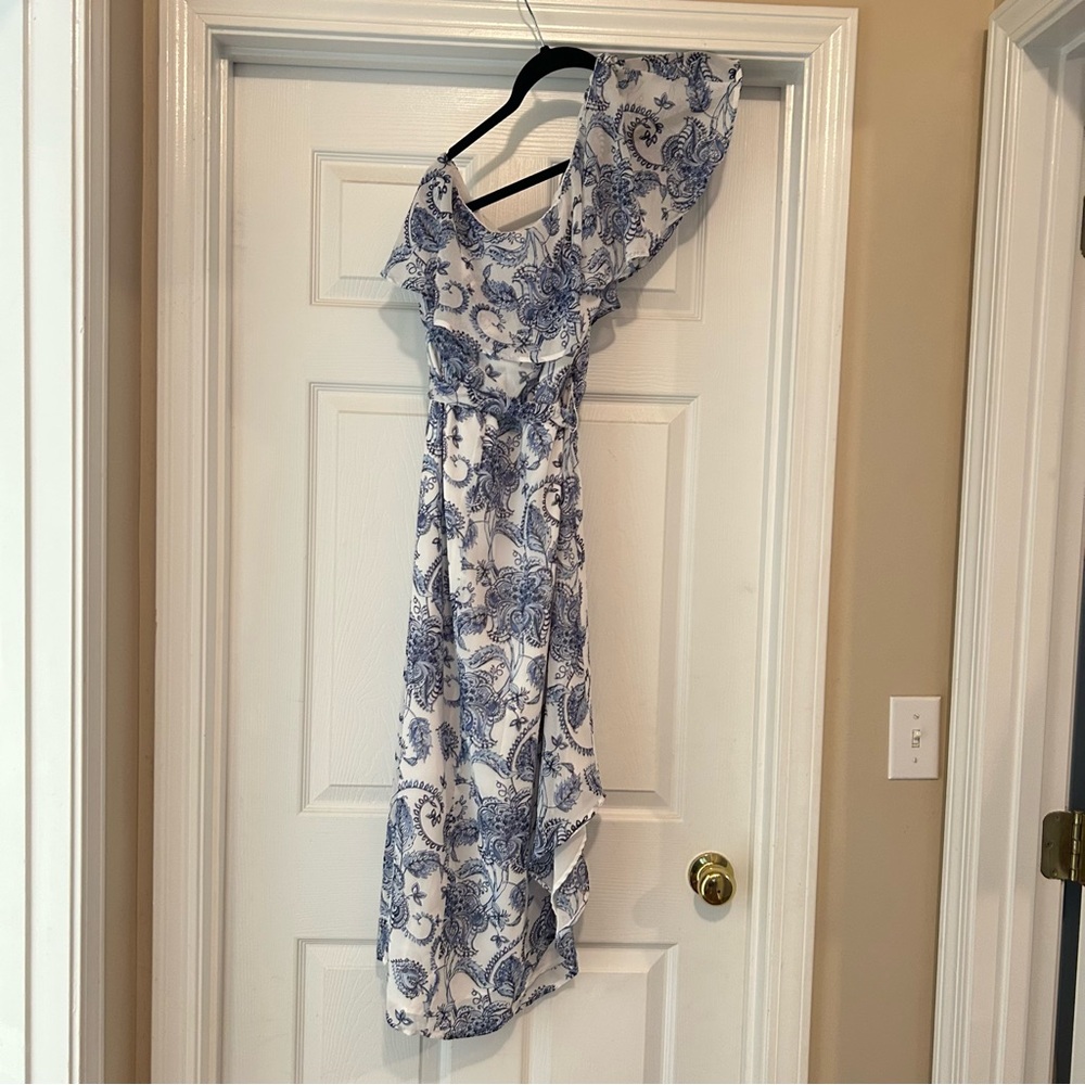 New York & Company Floral One Shoulder Blue and White Size Medium Dress fits Lg